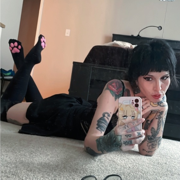 Meet your Posher, Uriel - Picture 5 of 5